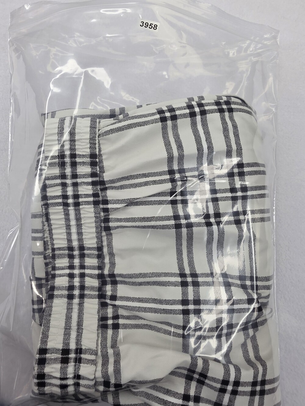 Shein Manfinity Men's White Plaid Cargo Joggers with Black Grid Size XXL B-3958 - Picture 10 of 10